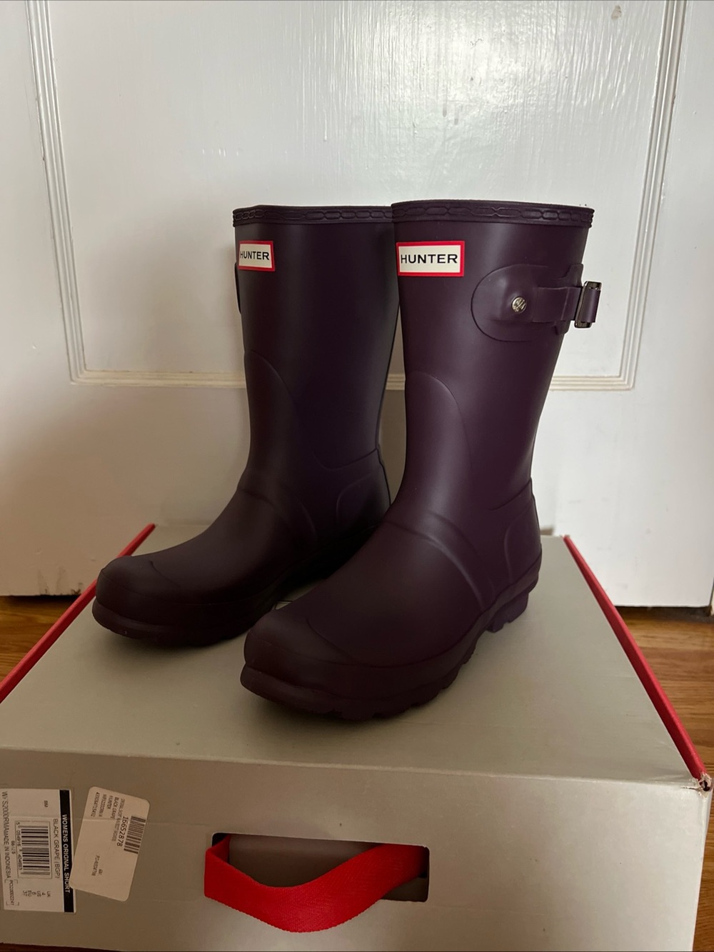 Hunter Boots Short Womens Black Grape Size 6 With Socks